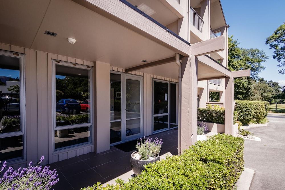 Clear Ridge Aparthotel
